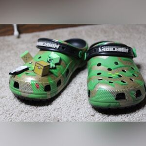 Crocs Minecraft Elevated Men's/Women's Clog Size 6